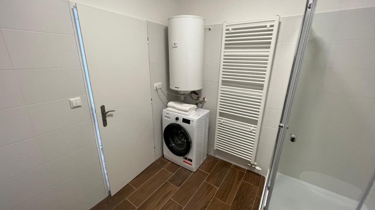 2 Room Apartment With Balcony Liptovsky Mikulas Luaran gambar