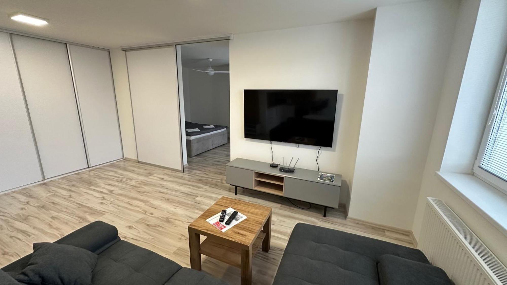 2 Room Apartment With Balcony Liptovsky Mikulas Luaran gambar