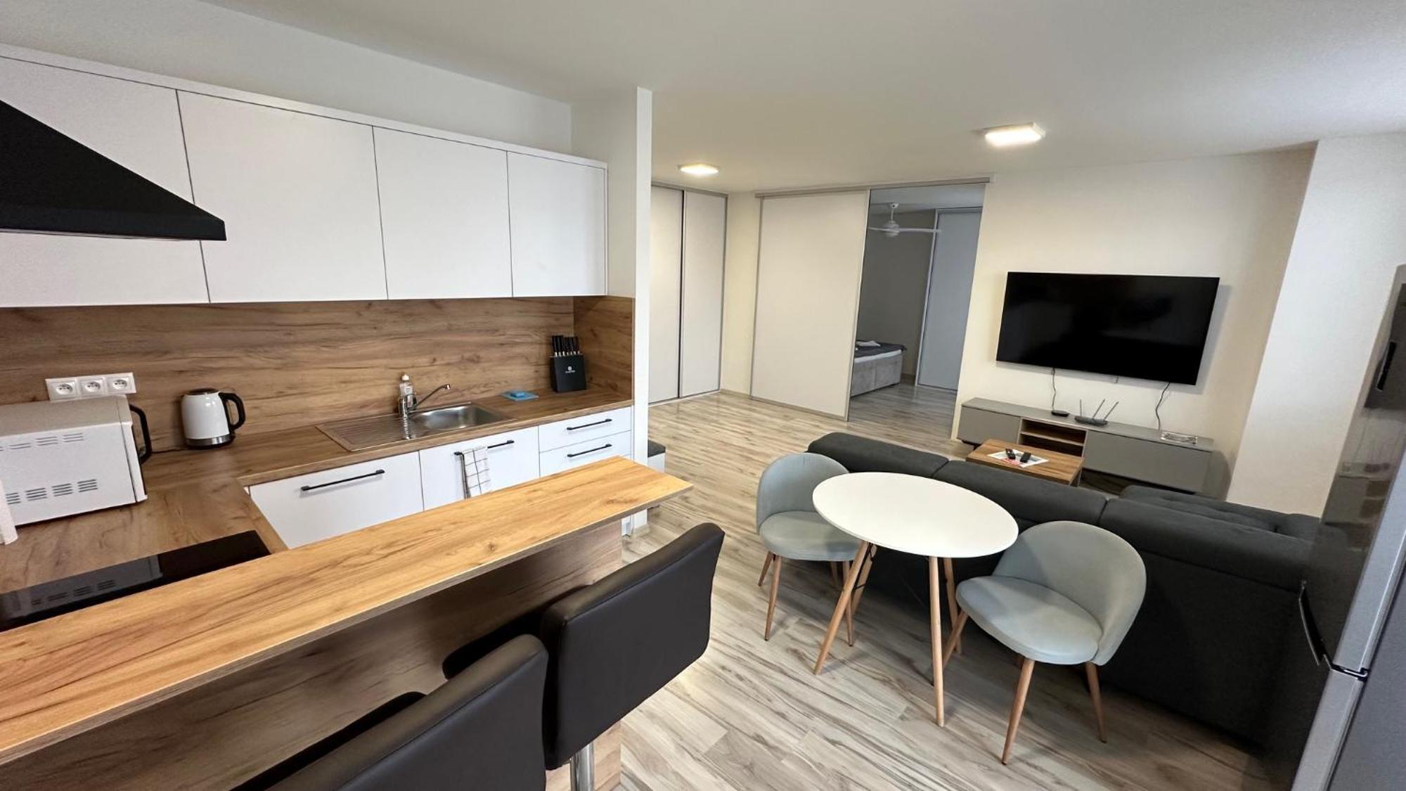 2 Room Apartment With Balcony Liptovsky Mikulas Luaran gambar